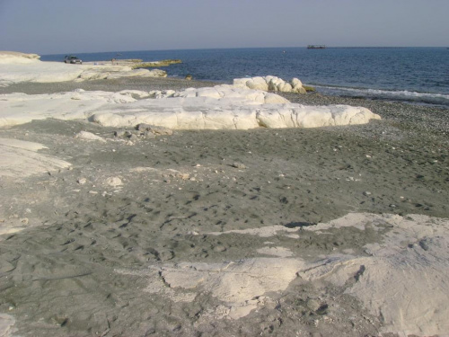 Cypr,Limasol, #Cypr #plaża #GovernorBeach #Limassol #BiałeSkały #CzarnyPiasek #morze