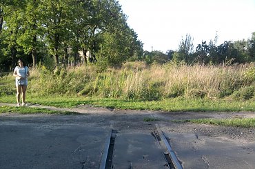 przejazd przed stacją Trzebiatów Wąskotrowy w kierunku Niechorza 2010 #Gryfice #Gryficka #Kolej #Lxd2 #Nadmorska #Niechorze #Pogorzelica #Remont #Rewitalizacja #Wąskotorowa