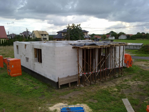 stan po wylaniu płyty