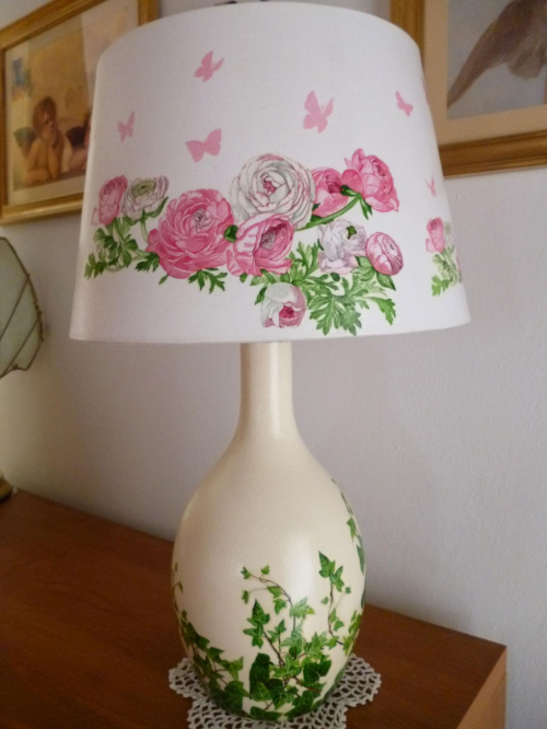 Lampa z anemonami #decoupage #dekupaż #deqoupage #lampa #anemony #motyle #bluscz