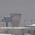 Przykładowe zdjęcie wykonane obiektywem MTO-11CA (1000mm) , zdjęcie wykonane z ręki . Niestety widać już falowanie ciepłego powietrza :) #lotnisko #wieża #obiektyw