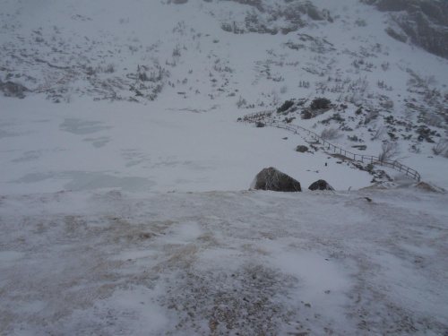 Mały Staw w surowym zimowym klimacie.. #góry #Karkonosze #Samotnia #zima