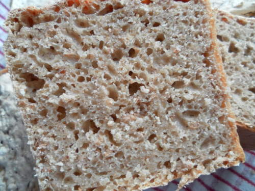 przekrój przez gotowca (pszenno-żytni z otrębami i płatkami owsianymi) #chleb #kuchnia #pieczenie