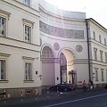 Brama Pałacu Paca-Radziwiłłów przy ulicy Miodowej, siedziby Ministerstwa Zdrowia. #wakacje #urlop #podróże #zwiedzanie #Polska #Warszawa