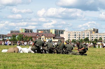 Rekonstrukcja Historyczna na IX Pikniku Kawaleryjskim #RekonstrukcjaHistoryczna #IXPiknikKawaleryjski #Suwałki #konie #kawaleria #wehrmacht