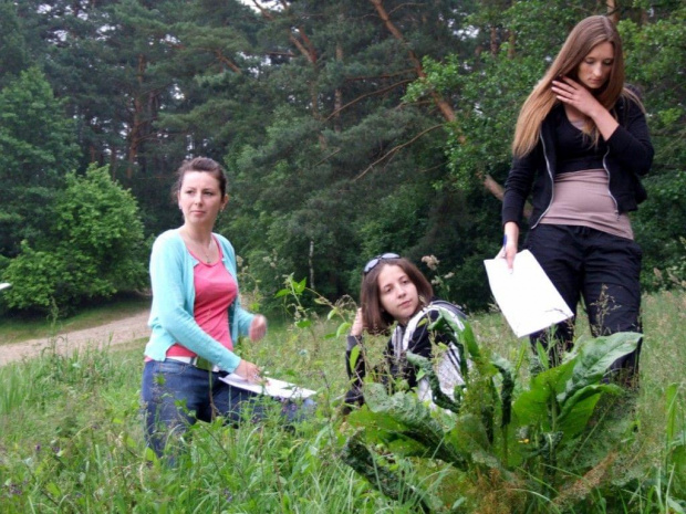 Praktyki terenowe Ślesin 2009
A później przychodzi czas na nauke:P Zajęcia z topografii