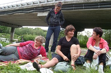 Po 6 godzinach na wodzie chwila relaksu. #Spływ #rzeka #kajaki #Nida #Chroberz