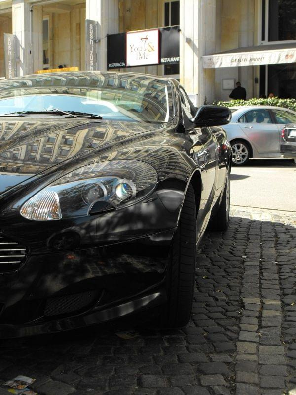 Aston Martin DB9