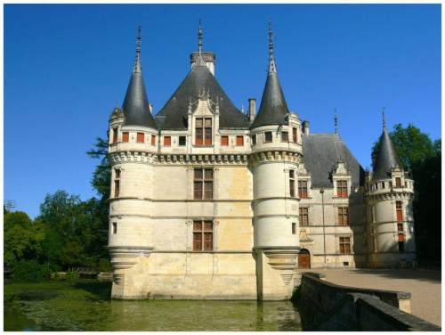 Zamek Azay-Le-Rideau nad Loara. Francja w poblizu Tours