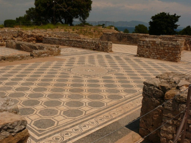 greko-romańskie ruiny Empuries pochodzące z VI wieku p.n.e. tu akurat zachowana mozaika w osadzie rzymskiej #CostaBrava