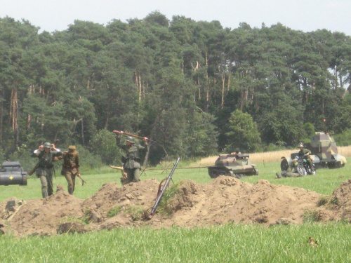 Podrzecze 17-19 VII, ZLOT GRUP REKONSTRUKCJI HISTORYCZNEJ I HISTORYCZNYCH POJAZDÓW WOJSKOWYCH