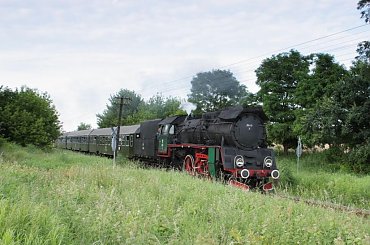 parowóz OL 49, trasa Poznań - Wolsztyn, okolice Szreniawy, 21.07.2009 #kolej #kolejnictwo #lokomotywa #lokomotywy #Ol49 #parowozy #parowóz #PKP #pociąg #PojazdySzynowe #Szreniawa #Train #Eisenbahn #Zug #Dampflok #Dampfeisenbahn