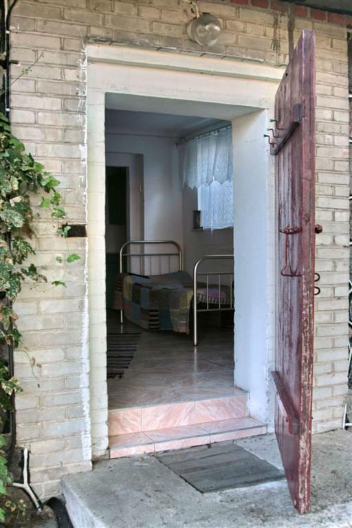 wejście do tzw letniaka w stodole