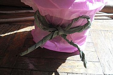 krokusy wykonane z krepiny. #KrokusyWykonaneZKrepiny #artystyczne #bibułkarstwo #bukiety #dekoracje #kartki #komunia #krepina #kwiaty #NaStół #okolicznościowe #NaKażdąOkazję #piękne #oryginalne #prezenty #rękodzieło #upominki