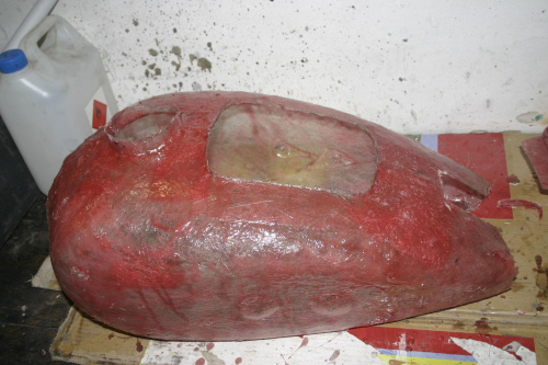 Plastikowy zbiornik paliwa