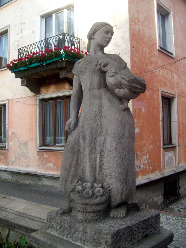 Rzeźba gospodyni #Warszawa #miasto #widok #rzeźba