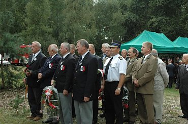 Składanie wieńców i wiązanek. #Pomnik