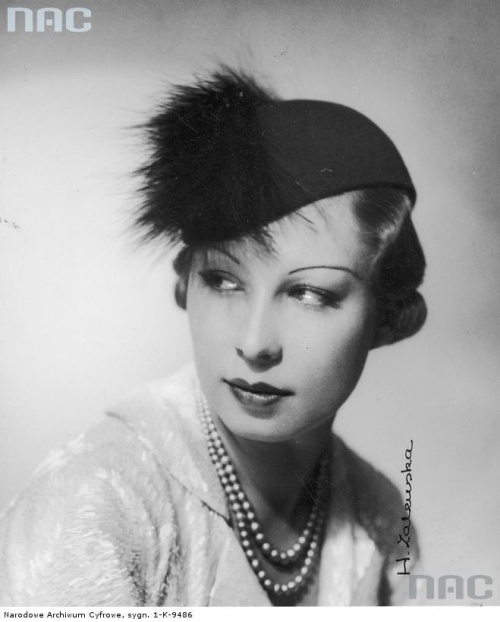 Lena Żelichowska, aktorka, tancerka, śpiewaczka. Warszawa_1926-1939 r. ( właśc. Helena Żelichowska, ur. 12. sierpnia 1910 w Warszawie, zm. 14 października 1958 r. w San Francisko )