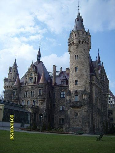 pałac w Mosznej