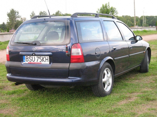 VIKI B KOMBI 1998 DTI 101 KM