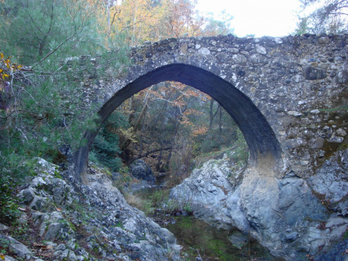 Cypr,Elia Bridge #uroczy #kamienny #most #średniowieczny #wenecki #kolory #jesień #rzeczka