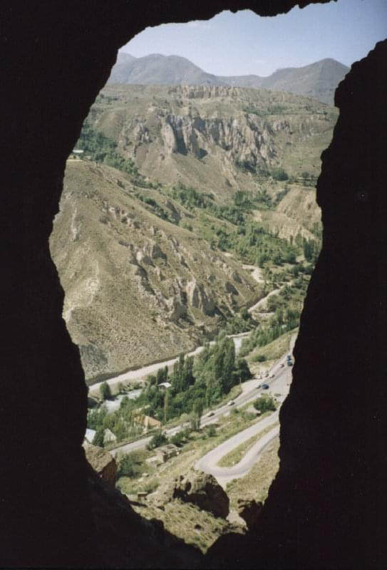 Góry Elburs Iran widok z jaskini #Iran