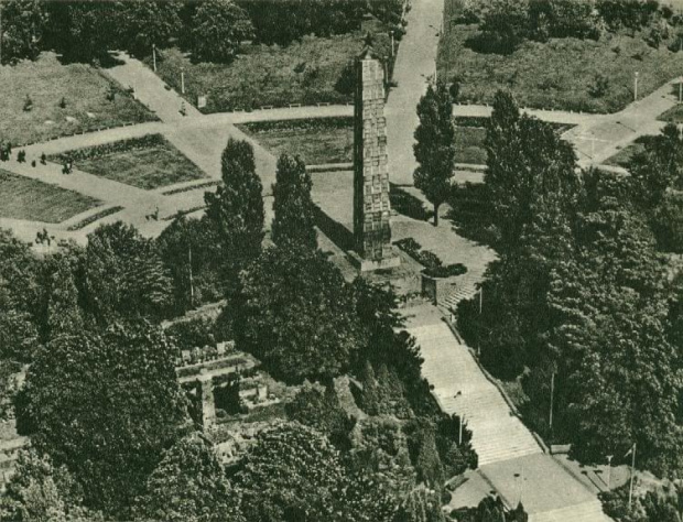 Poznań_Park - Pomnik Braterstwa Broni i Przyjaźni Polsko - Radzieckiej (Cytadela) 1985 r.