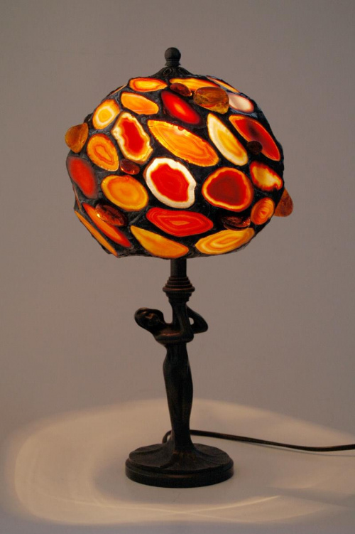 Lampa witrażowa z agatów. Kula 16 cm.