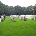 Groby spadochroniarzy na cmenarzu Osterbeek koło Arnhem #Driel #Baltussen #SosabowskiOsterbeek