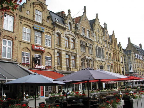 Rynek w Ypres. Pierwsza większa miejscowość wyzwolona w Belgii #RajdMaczkaGenerałMaczek