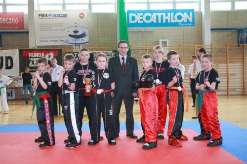 Turniej UFR o Puchar Starosty,Piaseczno 12.02.2011.
fot. Daniel Ciosek #dzieci #SztukiWalkiDlaDzieci #KarateDlaDzieci #TreningiSztukWalki #TaekwondoDzieciWarszawa #SzkołaSztukWalkiWarszawa #TurniejSztukWalkiUfr #TreningiDzieciWarszawa