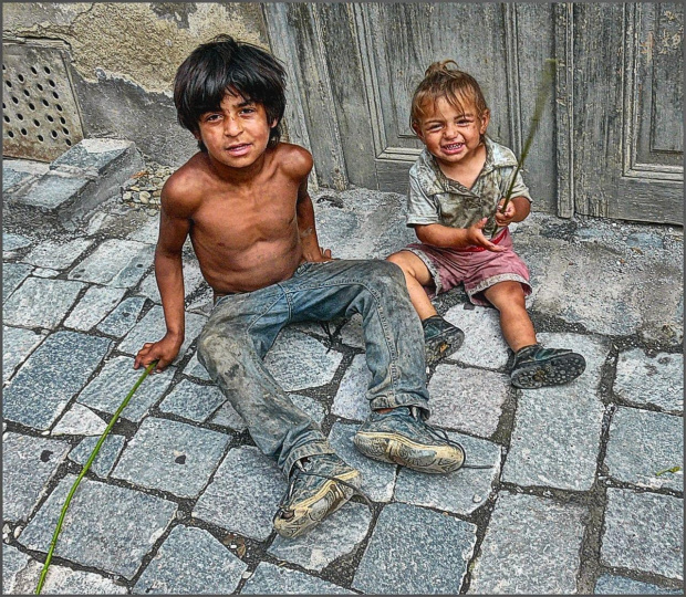 dzieci ulicy :( #dzieci #ulica #portret #Rumunia