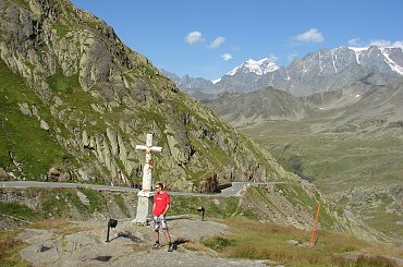Przystanek na przełęczy Św. Bernarda #wakacje #góry #Alpy #lodowiec #treking #Szwajcaria