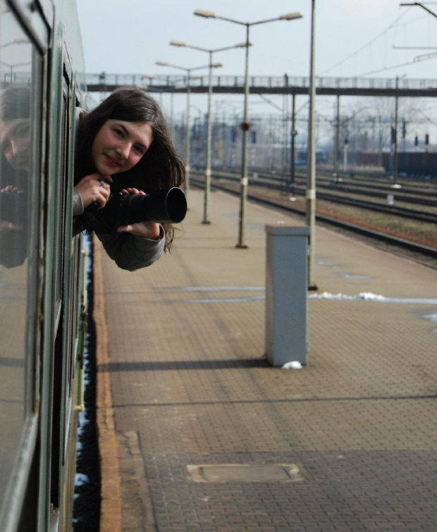 Moja osobista pani trener od Fotografii :D Schneeflocke #pociąg #schneeflocke #zamość