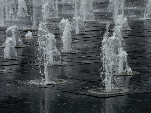 kawałek fontanny przy Piccadilly pogoda - słońce raz w tygodniu, ulewy,wiatr...pogoda depresyjna:(